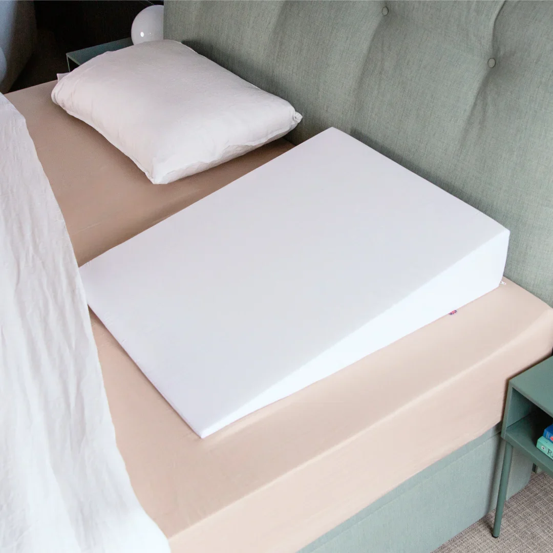 Anti-Snoring Bed Wedge Pillow - Image 2