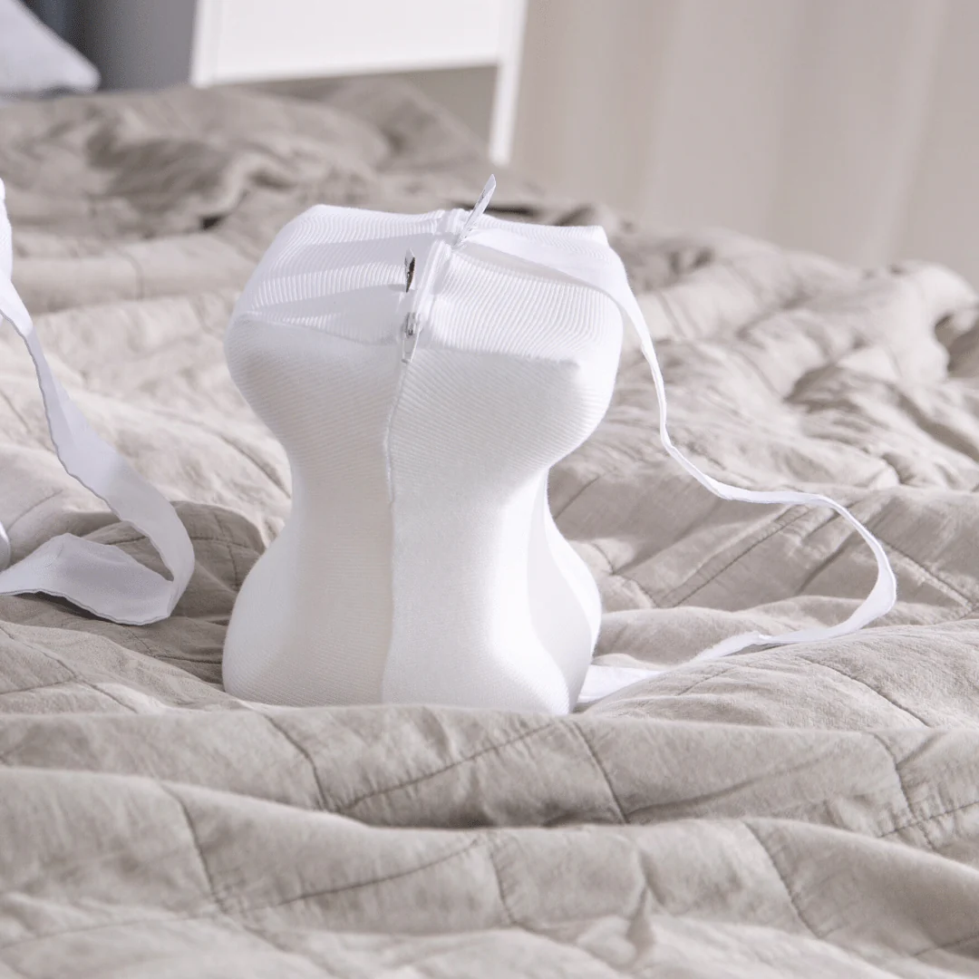 Memory Foam Knee Pillow - Adjustable Strap - Image 4