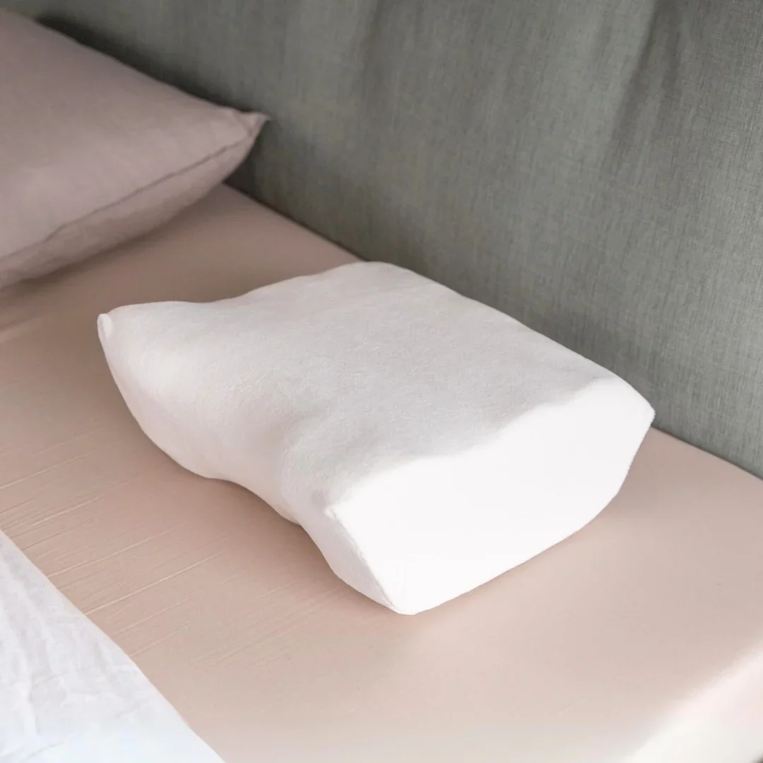 Putnam Memory Foam Travel Pillow - Image 5