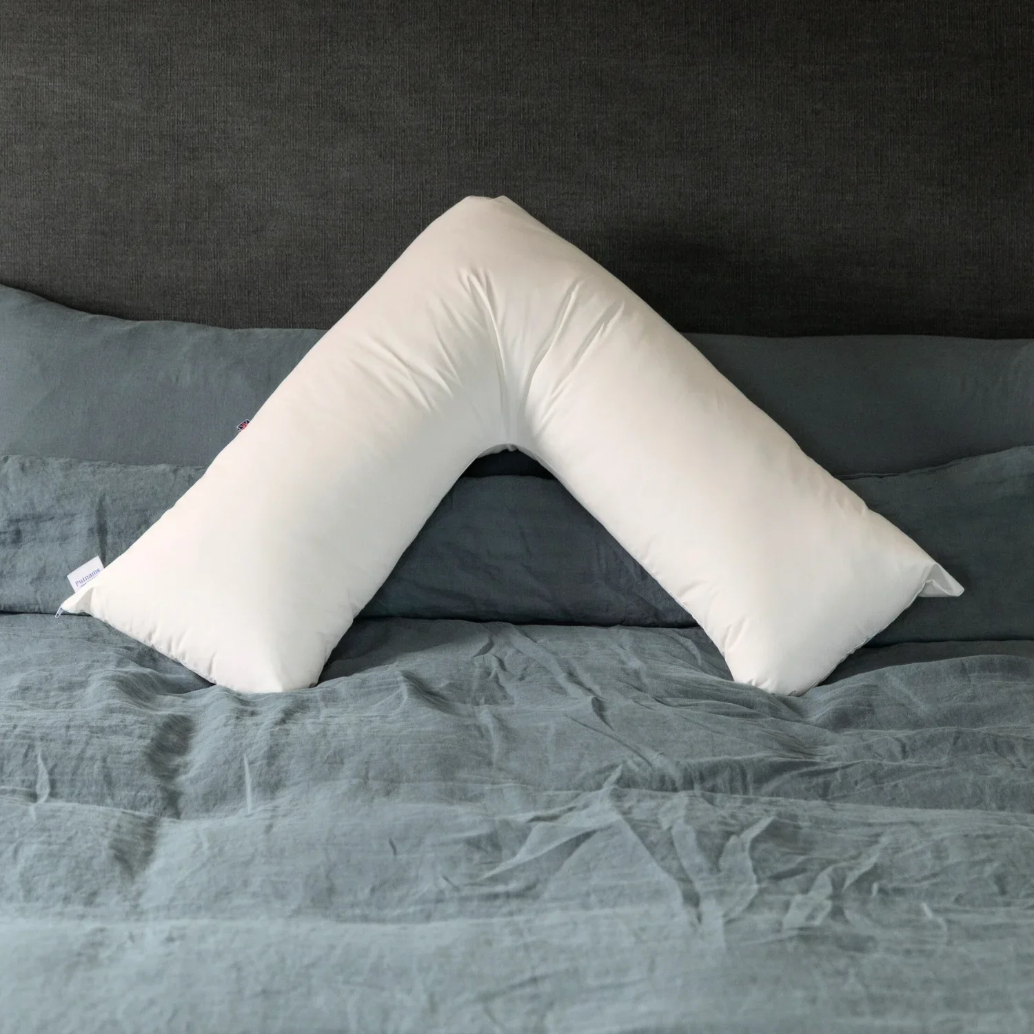 Waterproof V Pillow Cover Zipped